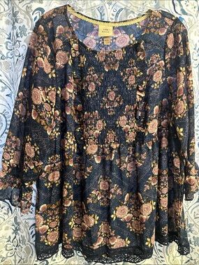 Knox Rose navy and pink  Floral Smocked Tunic with Lace Trim